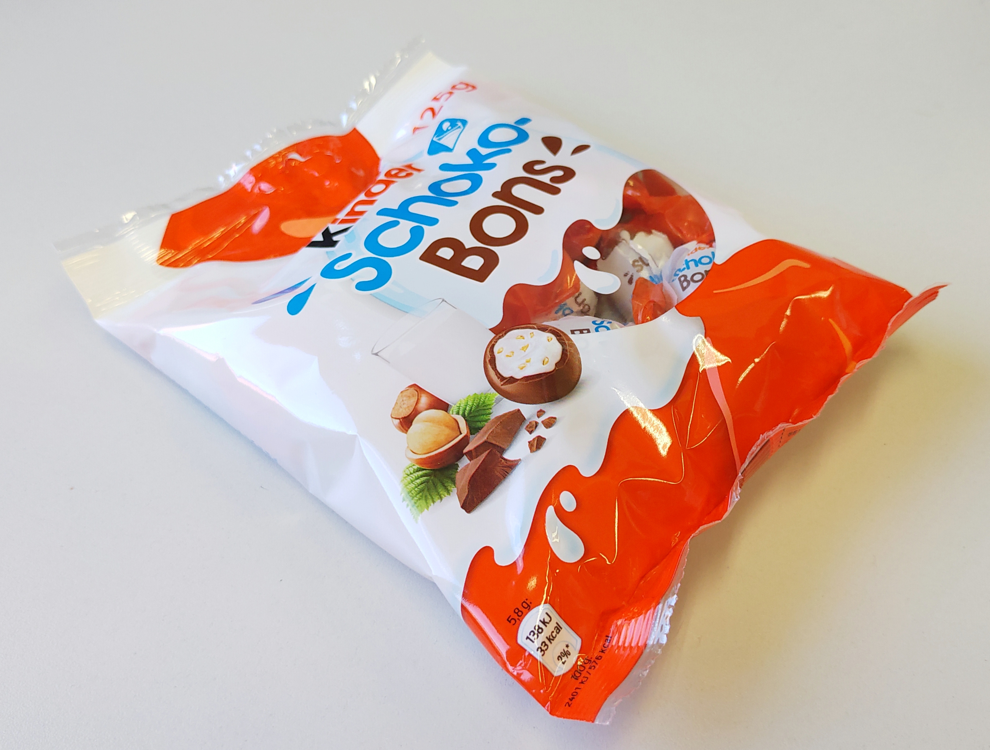 Kinder Schoko-Bons Milk Chocolate with Milk Filling and Nuts 125 g (4.4oz)